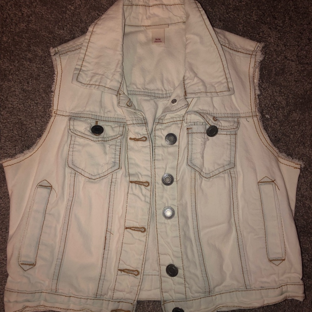 Size medium mossimo denim vest light wash